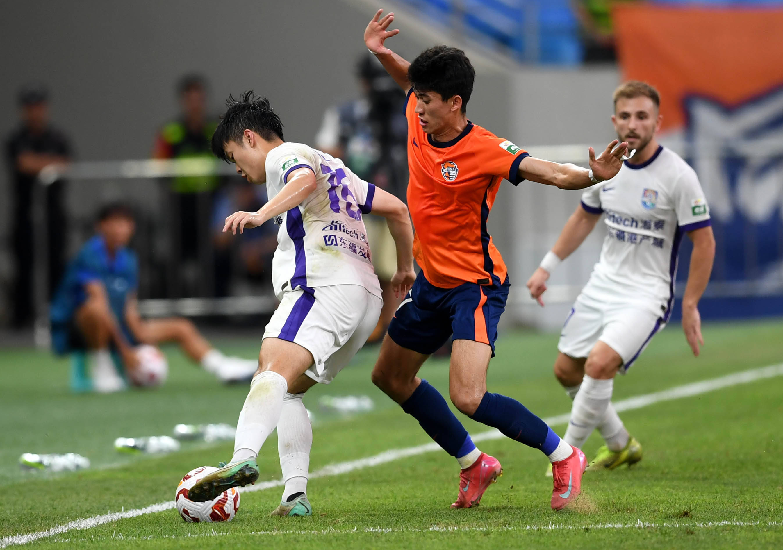 成功占据主 成功占据主